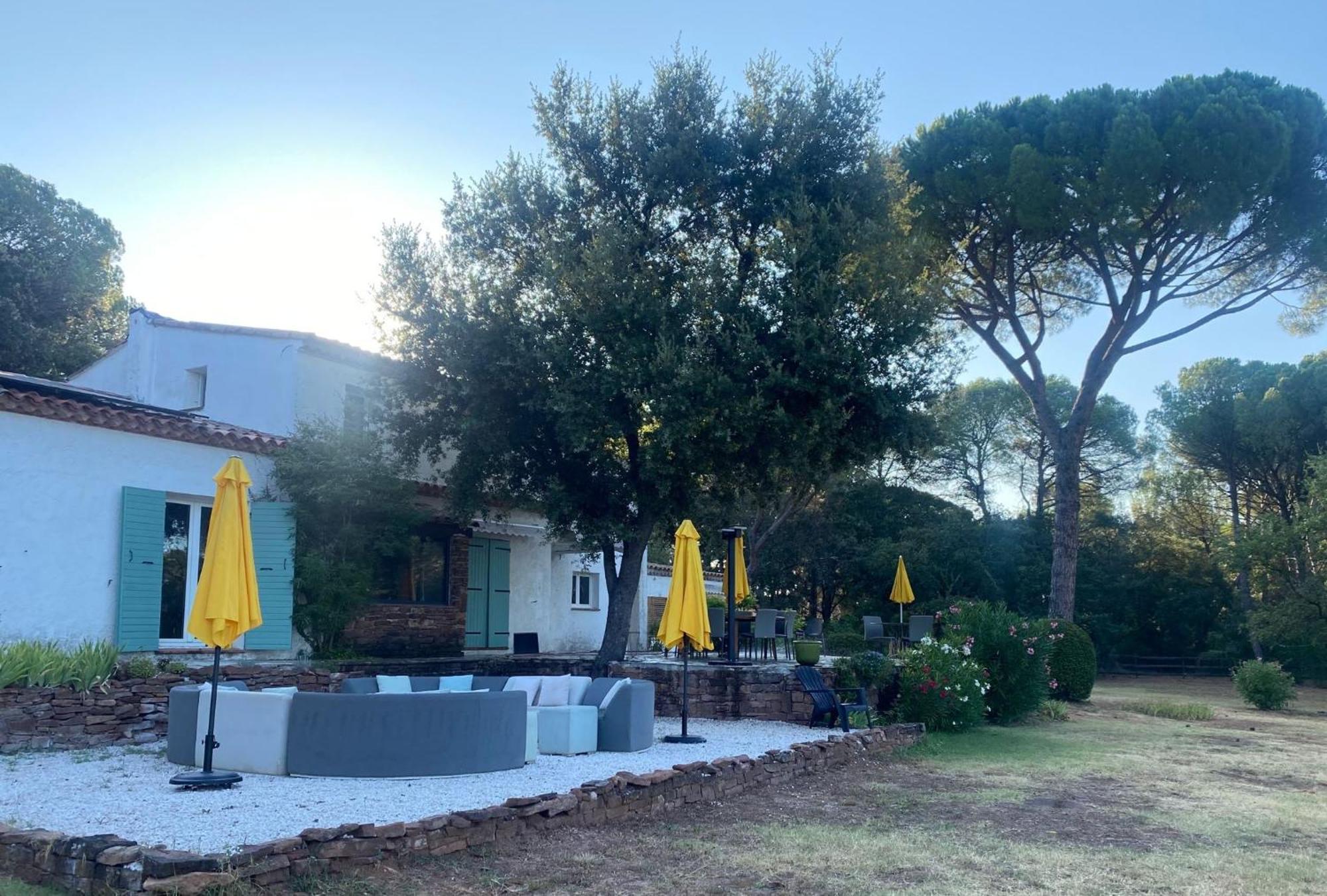 Résidence Gabrielle Le Cannet-des-Maures Extérieur photo