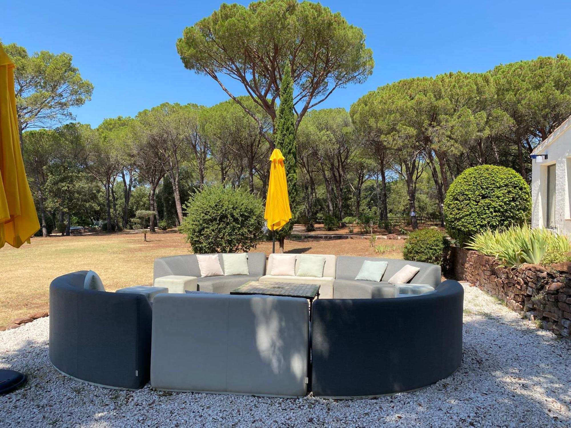 Résidence Gabrielle Le Cannet-des-Maures Extérieur photo