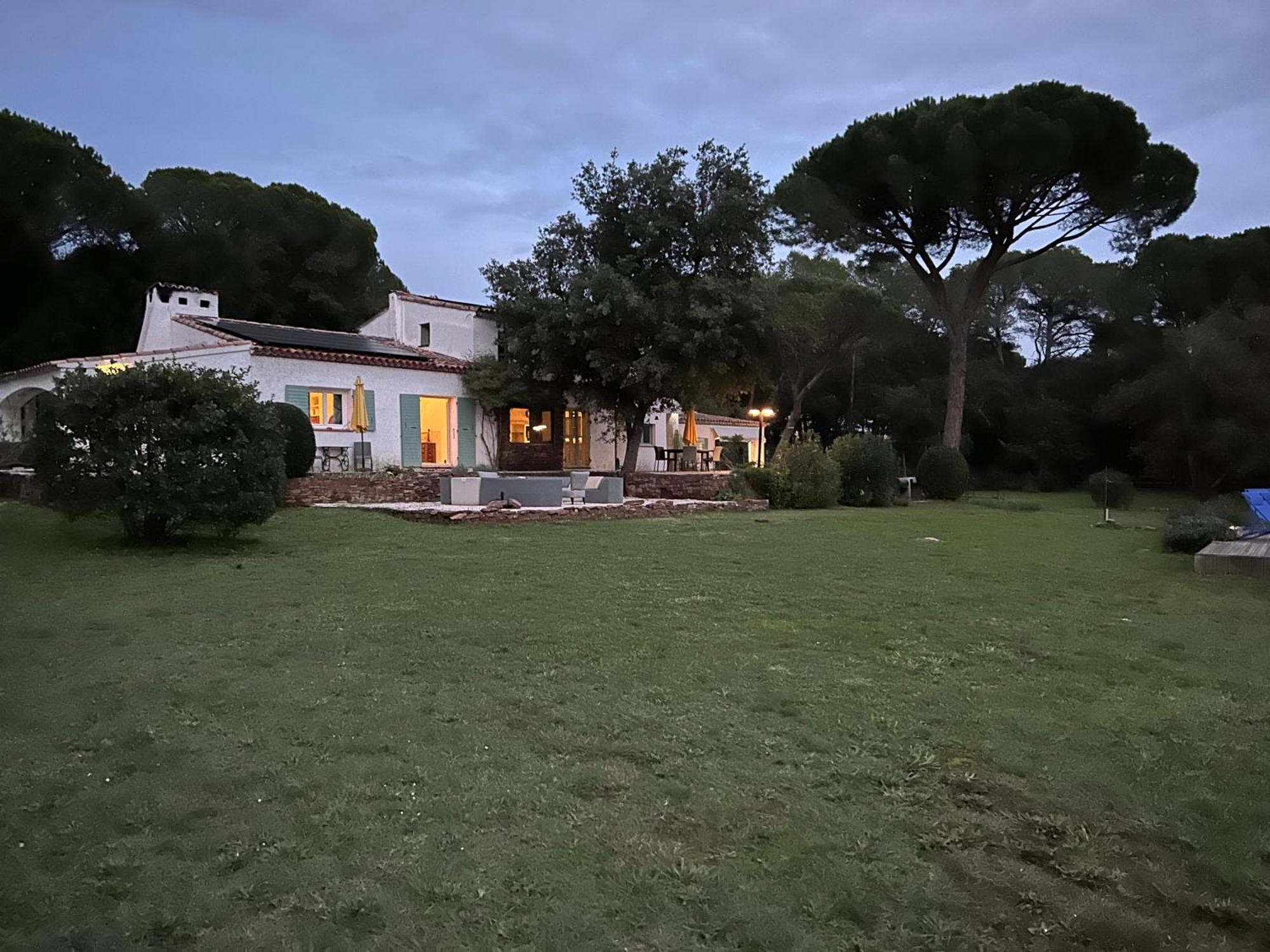 Résidence Gabrielle Le Cannet-des-Maures Extérieur photo